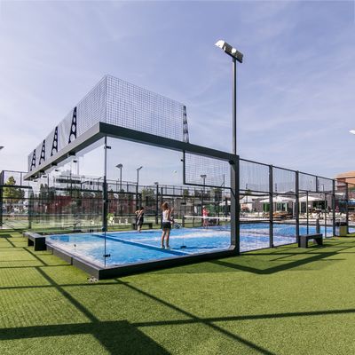 Панорамный Падель-Корт Стеклянный Падель-Стадион 10*20м Белый Черный Настройка с светодиодным светодиодом / стальным столбом / стальной сеткой